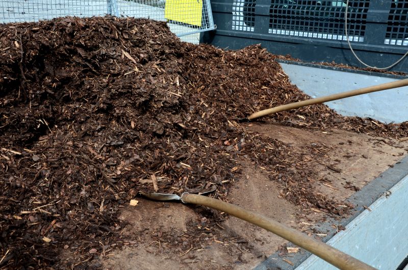 Shredded Mulch Installation